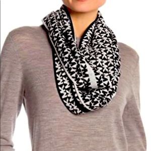 NWT Michael Kors Infinity Scarf